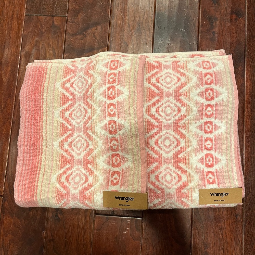 Set of 2 Wrangler Pink and Cream Striped Aztec Bath Towels